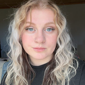 Meet your Posher, Holly